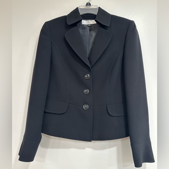 Tahari Jackets & Blazers - Tahari Arthur S. Levine Blazer Women Size 8. Color Black.